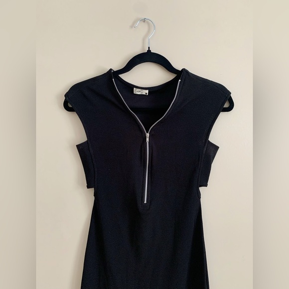 YDE Body Con Cut Out Zipper Pencil Dress in Size Small - Picture 2 of 5